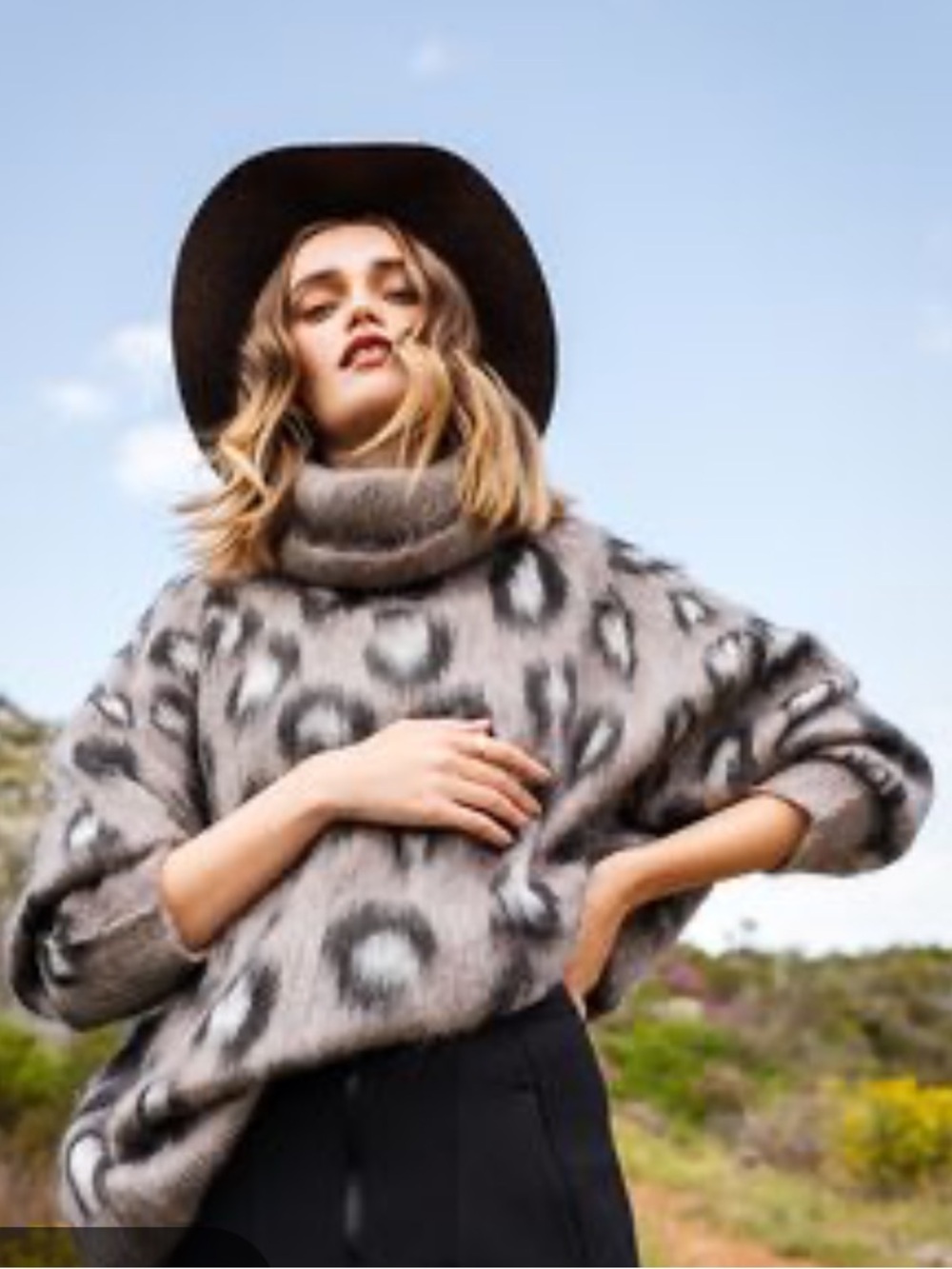 Cozy Oversized Leopard Print Mohair Like Turtleneck Sweater size medium